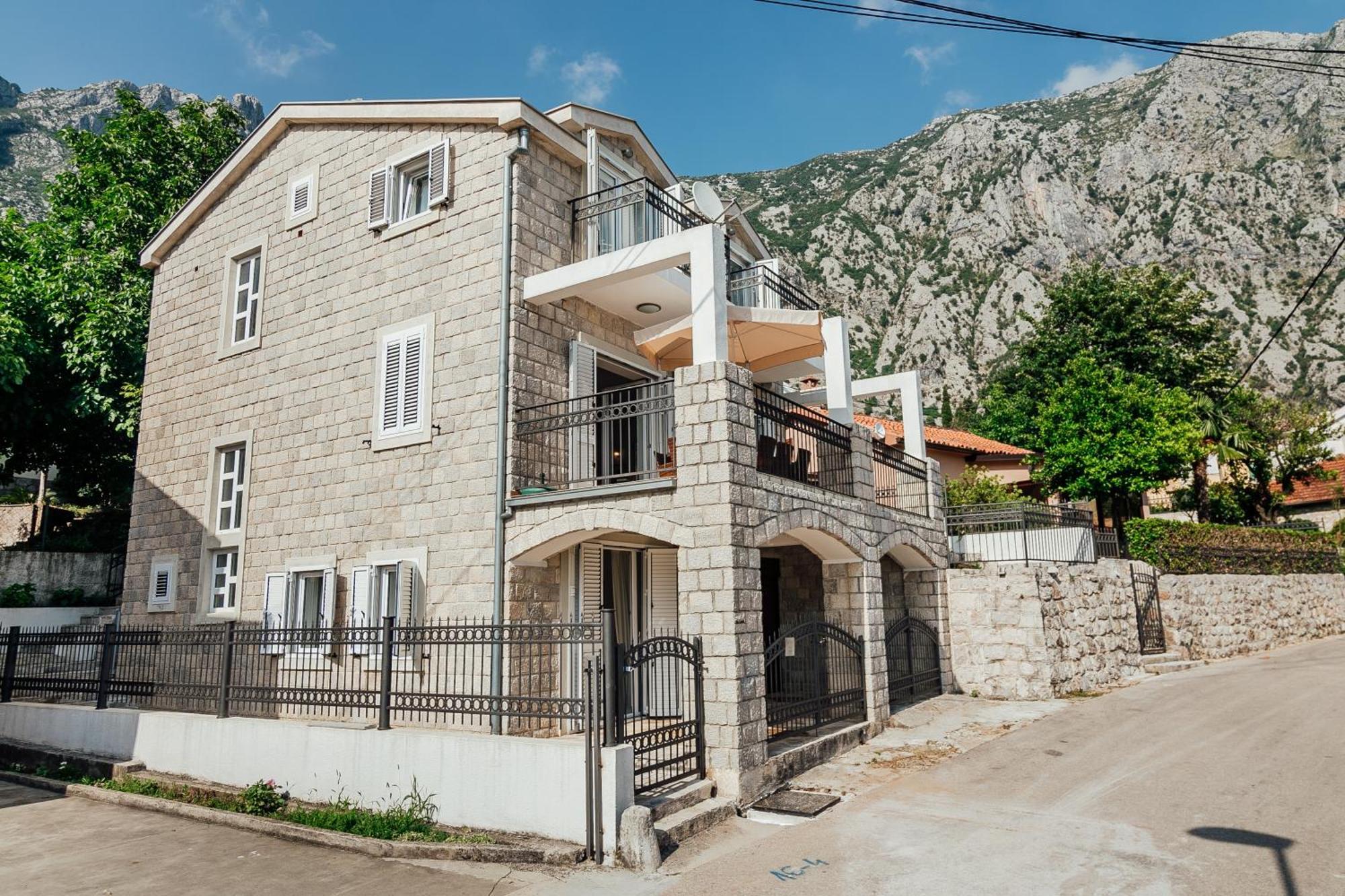 Holiday Home Amanda Hollick Kotor Dış mekan fotoğraf